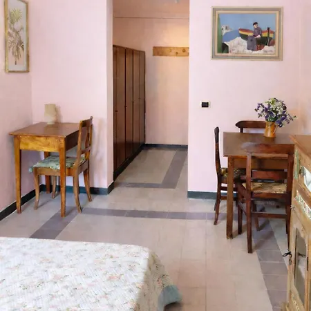 Casa Rosa - Monolocale Con Giardino E Posto Auto